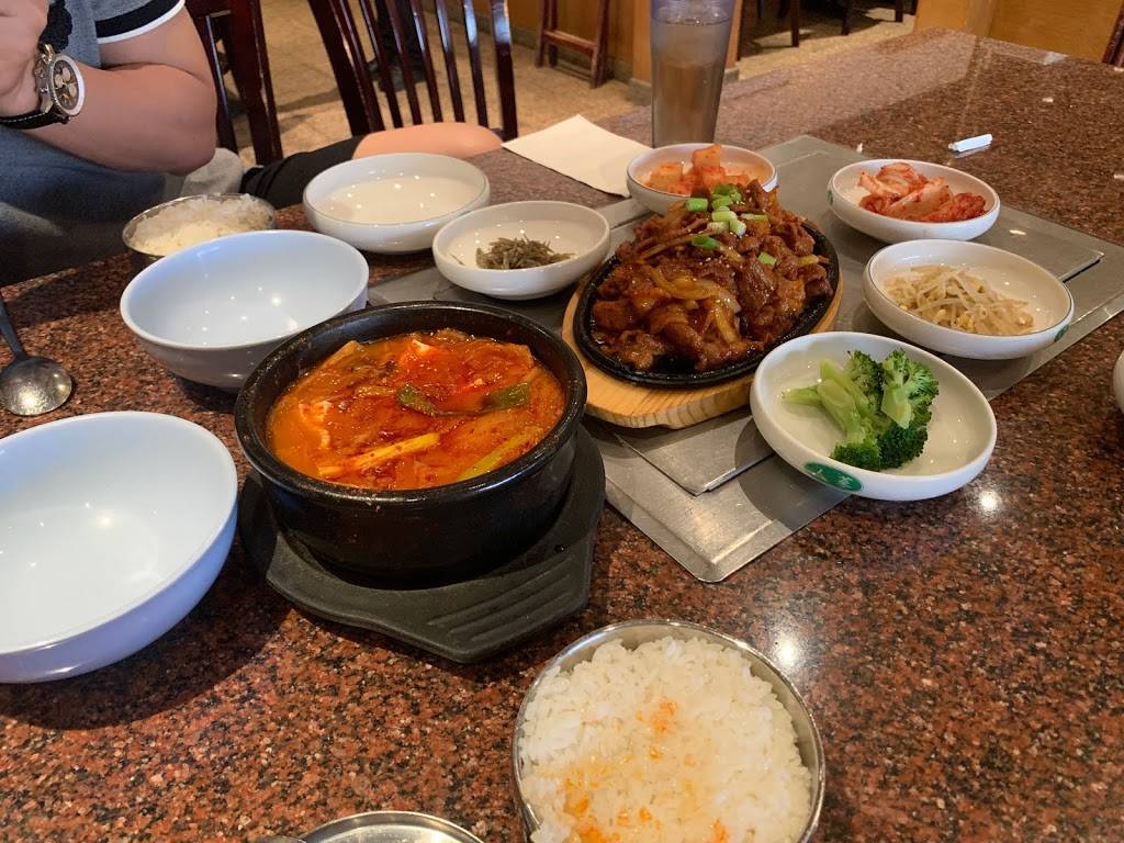 Ginseng B.B.Q | restaurant | 3765 S Las Vegas Blvd, Las Vegas, NV 89115, USA | 7028918403 OR +1 702-891-8403