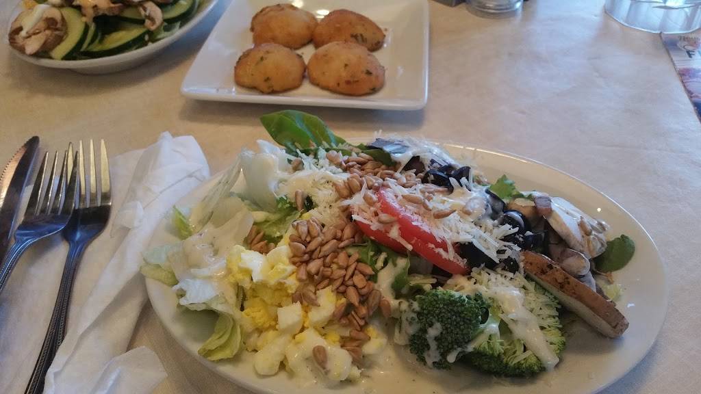 Ruby Tuesday | restaurant | 6601 S Van Dorn St, Alexandria, VA 22315, USA | 7039215006 OR +1 703-921-5006