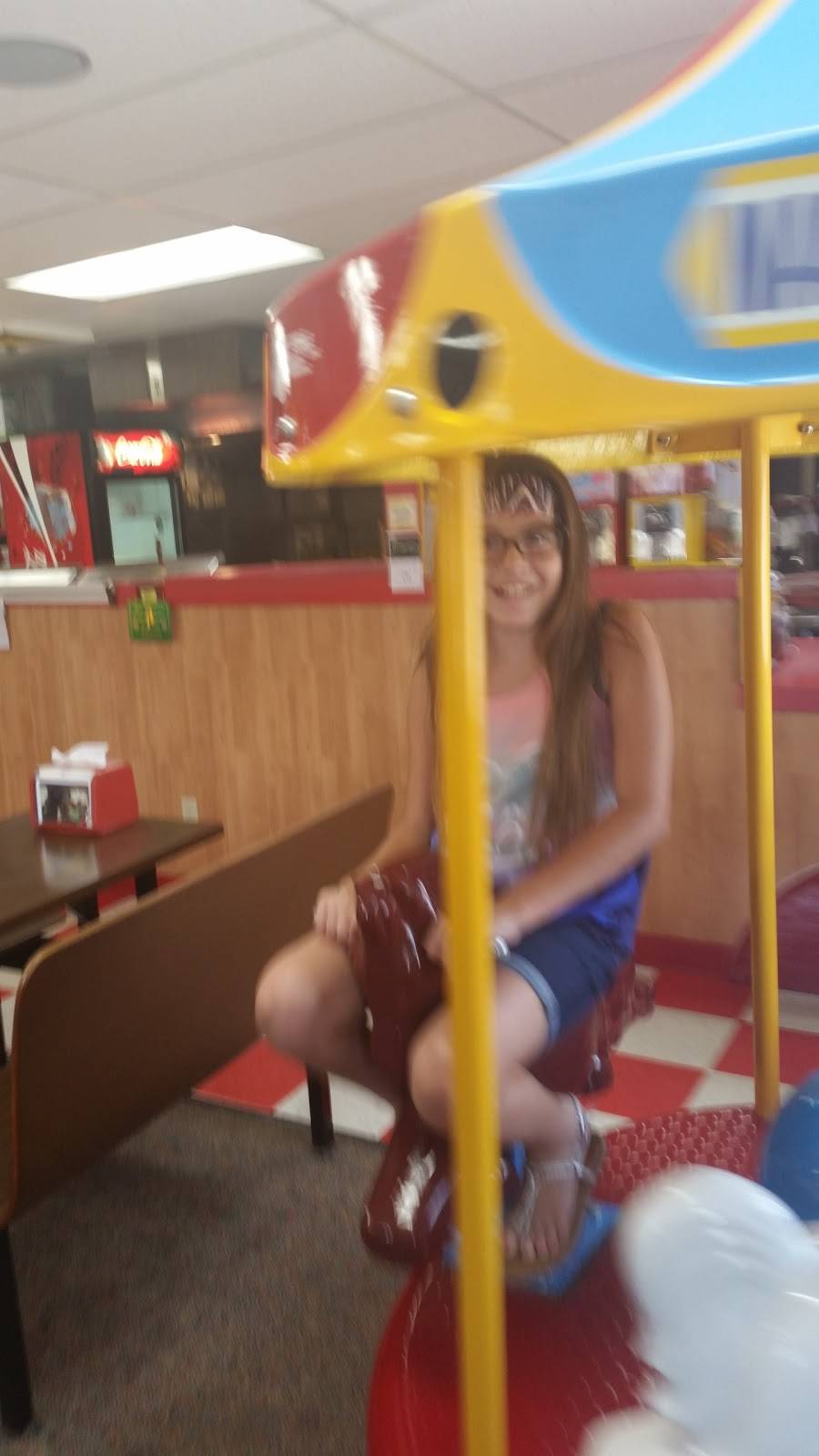 Pizza King | restaurant | 816 N Monticello St, Winamac, IN 46996, USA | 5749463456 OR +1 574-946-3456