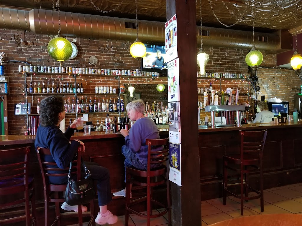 Finns Food & Spirits | restaurant | 214 N Main St, Hannibal, MO 63401, USA | 5732480881 OR +1 573-248-0881