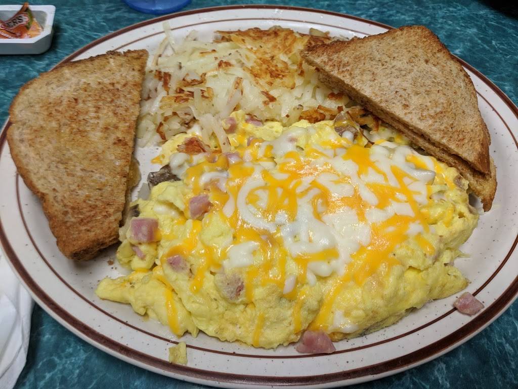 Hub City Restaurant | restaurant | 409 E Mill St, Plymouth, WI 53073, USA | 9208922829 OR +1 920-892-2829