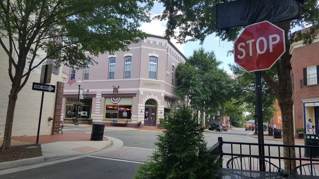 Monza | restaurant | 9405 Battle St, Manassas, VA 20110, USA | 7033685522 OR +1 703-368-5522