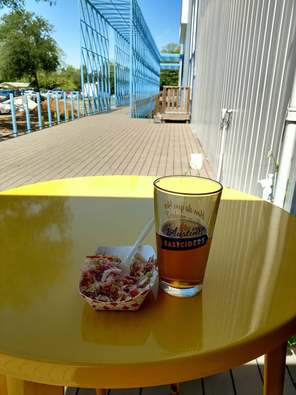 The Ginger Armadillo | restaurant | 950-920 Springdale Rd, Austin, TX 78702, USA | 5128152869 OR +1 512-815-2869