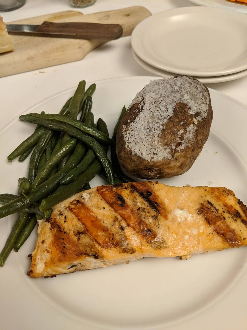 The Hatchery | restaurant | 118 S Elizabeth St, Angola, IN 46703, USA | 2606659957 OR +1 260-665-9957