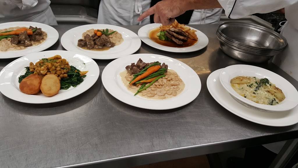 Georgian Dining Room | restaurant | 1 Georgian Dr, Barrie, ON L4M 3X9, Canada | 7057225142 OR +1 705-722-5142