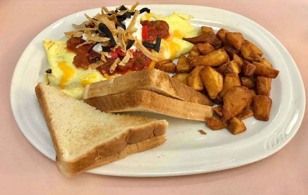 Friendlys | restaurant | 81 Newtown Rd, Danbury, CT 06810, USA | 2037482476 OR +1 203-748-2476