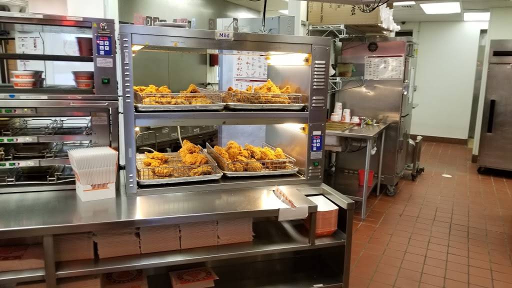 Popeyes Louisiana Kitchen | restaurant | 1722 Suburban Ave, St Paul, MN 55106, USA | 6513400395 OR +1 651-340-0395