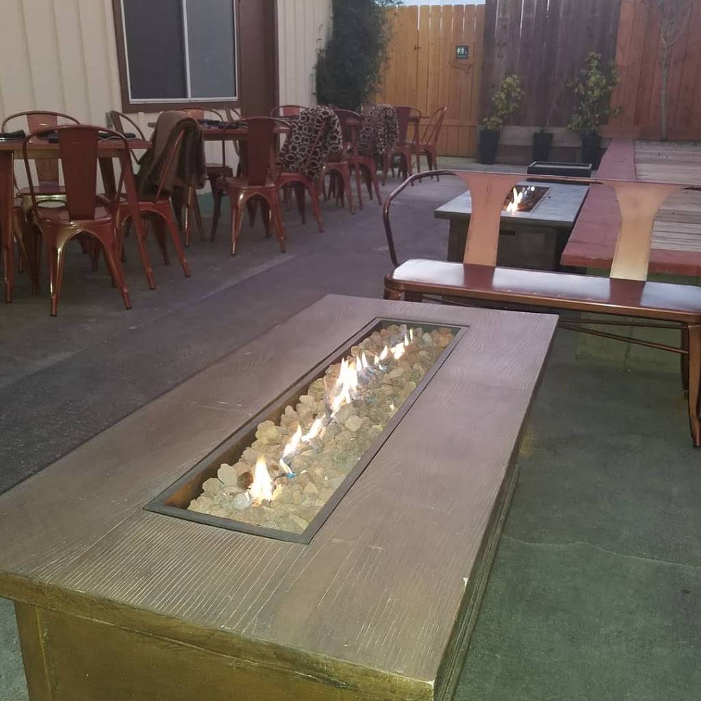 Carmel Valley Chophouse | restaurant | 13762 Center St, Carmel Valley, CA 93924, USA | 8316595886 OR +1 831-659-5886