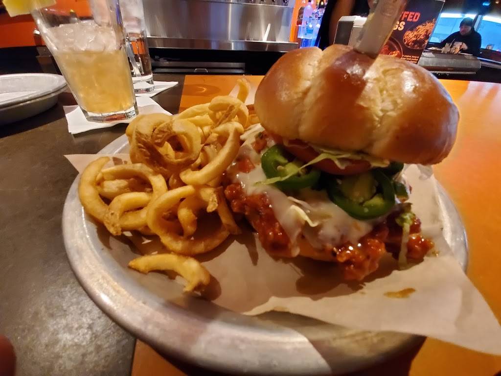 Hooters | restaurant | 6426 E 82nd St, Indianapolis, IN 46250, USA | 3175771477 OR +1 317-577-1477