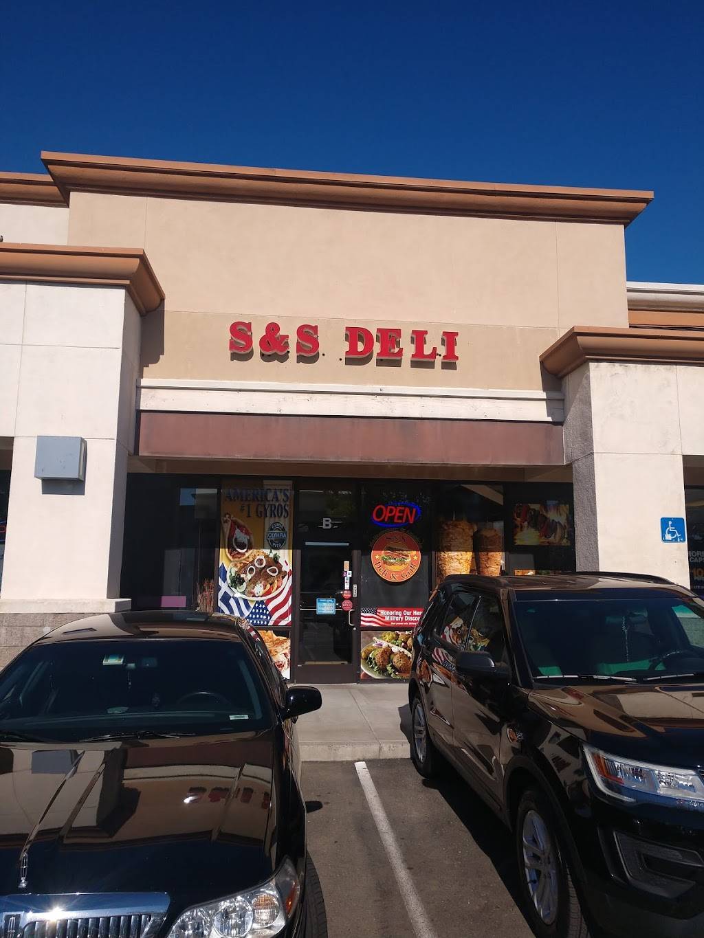 S&S Deli | restaurant | 115 E Dorset Dr, Dixon, CA 95620, USA | 7076933399 OR +1 707-693-3399