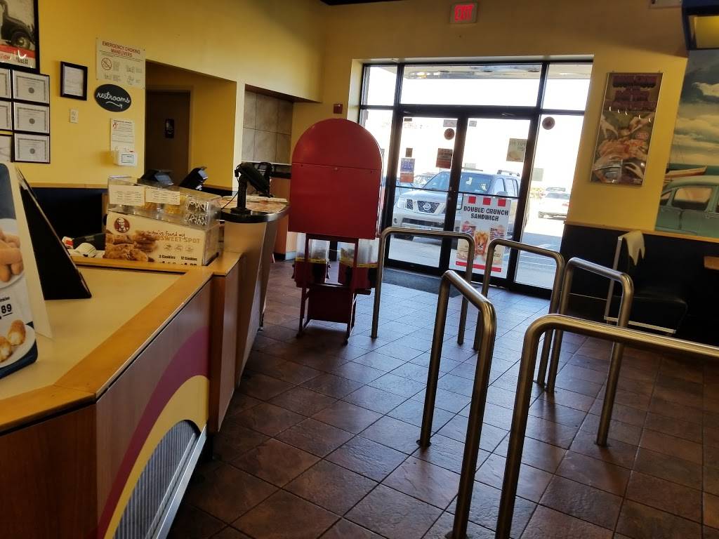 KFC | restaurant | 606 Broadhollow Rd, Melville, NY 11747, USA | 6312933496 OR +1 631-293-3496