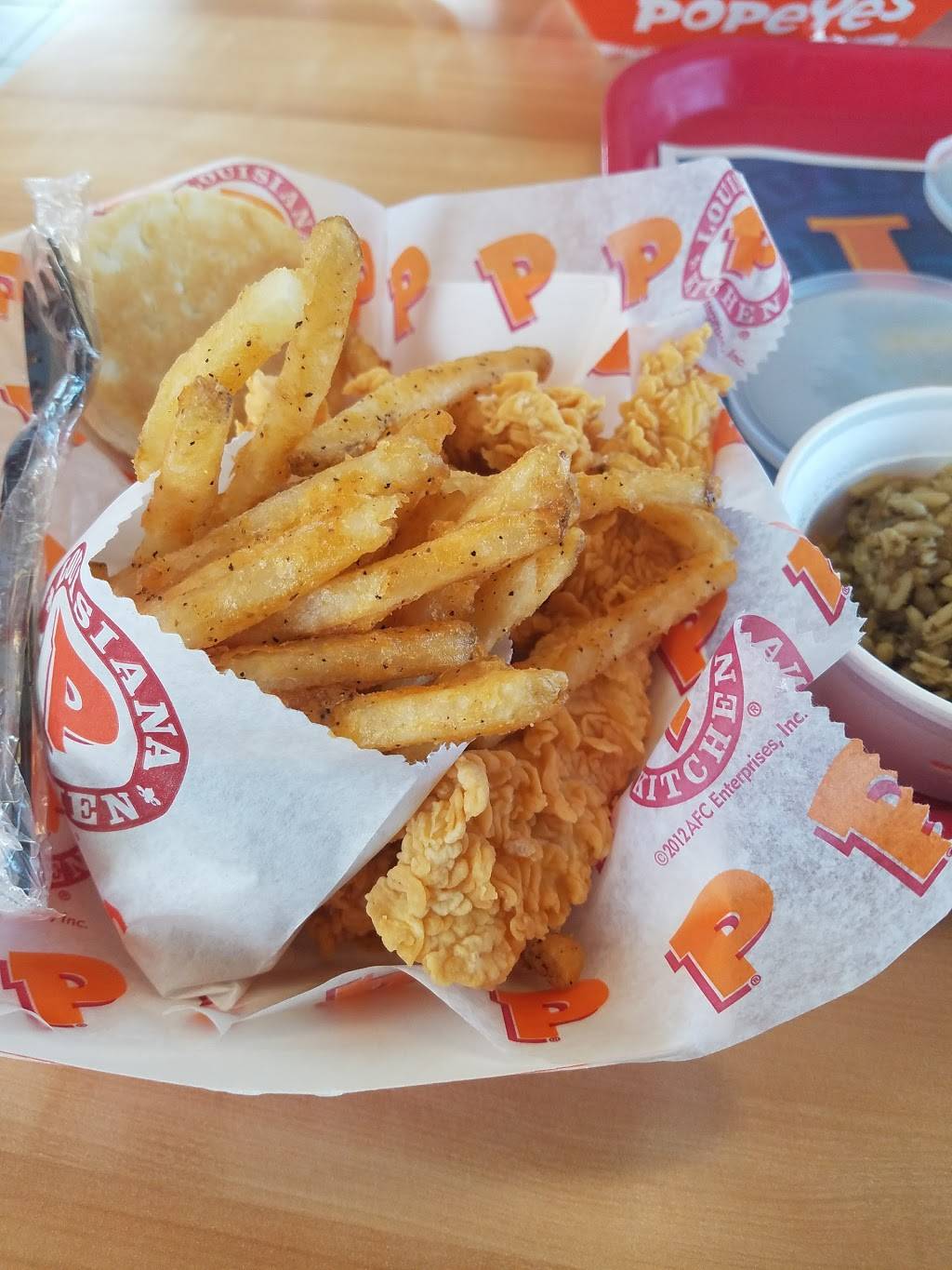 Popeyes Louisiana Kitchen | restaurant | 2701 E Busch Blvd, Tampa, FL 33612, USA | 8139354789 OR +1 813-935-4789