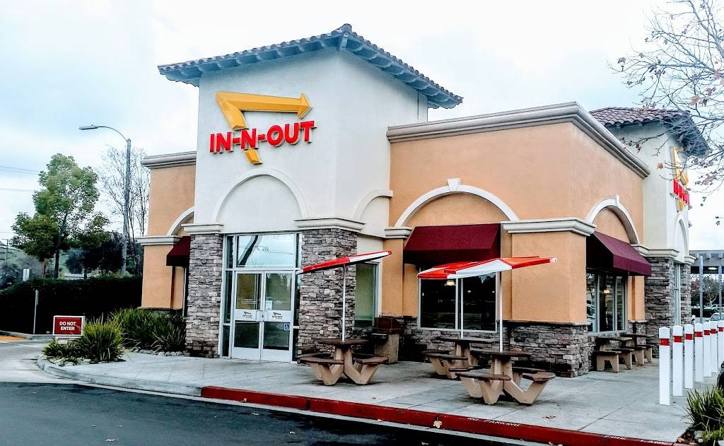 In-N-Out Burger | restaurant | 30697 Temecula Pkwy, Temecula, CA 92592, USA | 8007861000 OR +1 800-786-1000