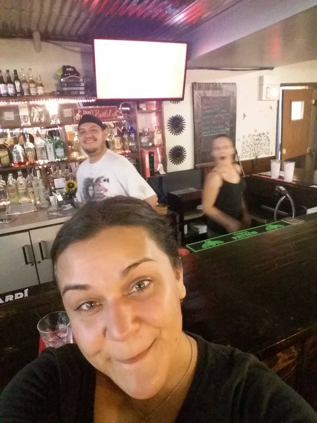 Country House Restaurant | restaurant | 194 E Main St, Braidwood, IL 60408, USA | 8153906100 OR +1 815-390-6100