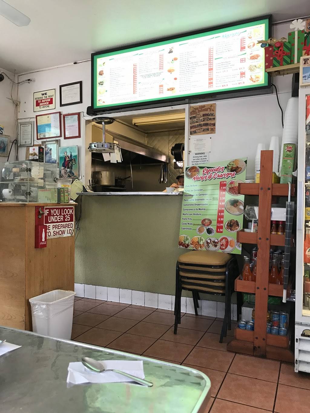 Cenaduria Gumacus | restaurant | 8646 State St, South Gate, CA 90280, USA | 3235665522 OR +1 323-566-5522