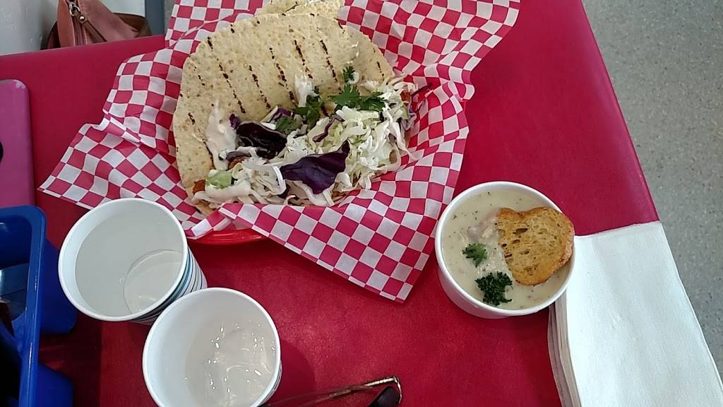 Bobs Chowder Bar & BBQ Salmon | restaurant | 3320 Commercial Ave, Anacortes, WA 98221, USA | 3602998000 OR +1 360-299-8000