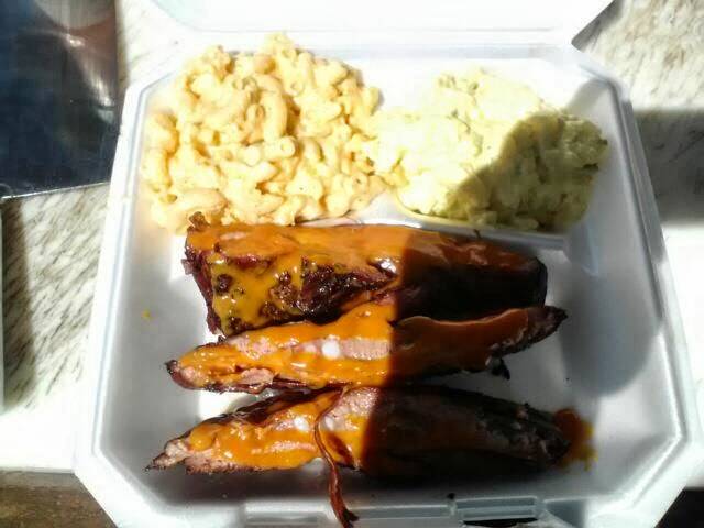 J & J Barbecue | restaurant | 2505 Manatee Ave E, Bradenton, FL 34208, USA | 9414653821 OR +1 941-465-3821