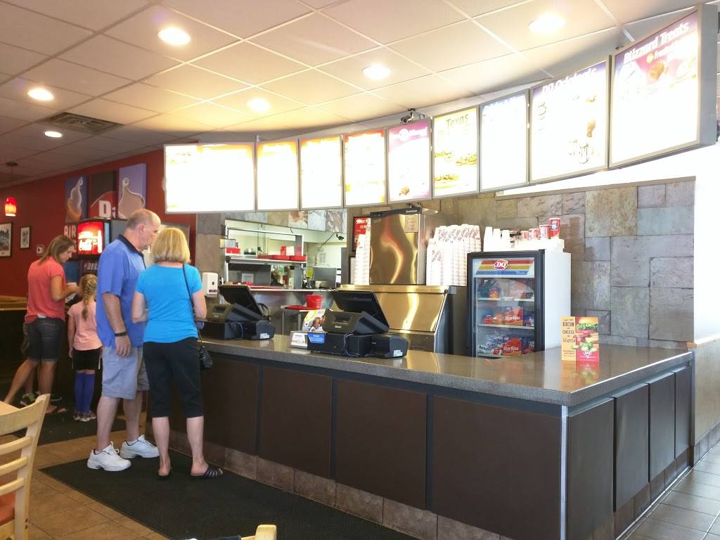 Dairy Queen Store | restaurant | 370 Landa St, New Braunfels, TX 78130, USA | 8306252392 OR +1 830-625-2392