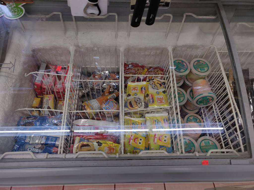 South Shore Food Mart | restaurant | 7900 S South Shore Dr, Chicago, IL 60617, USA | 7733621070 OR +1 773-362-1070