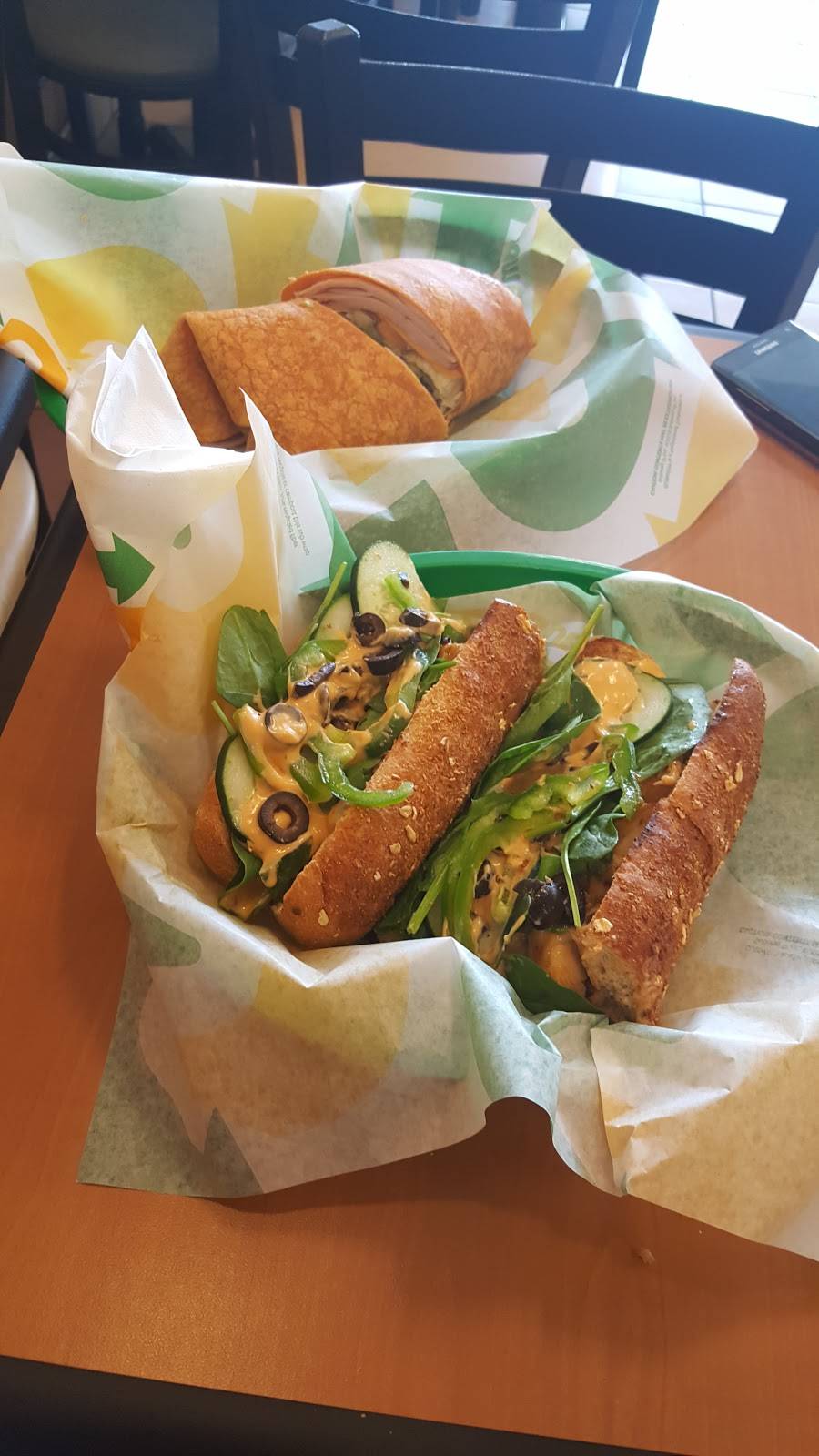 Subway | restaurant | 2689 Cochran St, Simi Valley, CA 93065, USA | 8055810406 OR +1 805-581-0406