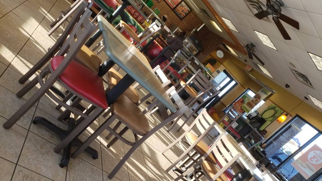 Subway | meal takeaway | 120 Evergreen Dr, Sartell, MN 56377, USA | 3202537500 OR +1 320-253-7500