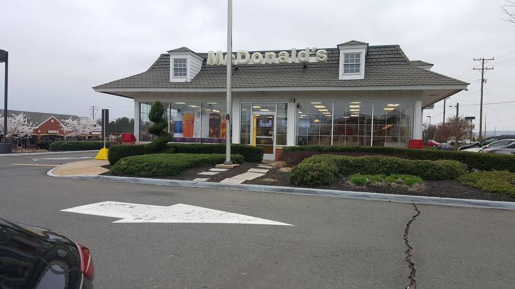 McDonalds | cafe | 6740 Lea Berry Way, Haymarket, VA 20168, USA | 7037536374 OR +1 703-753-6374