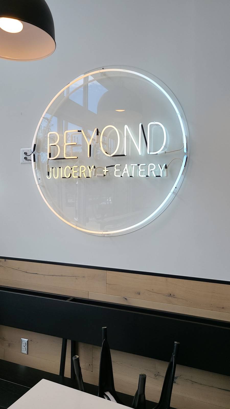 Beyond Juicery + Eatery | restaurant | 2911 W Grand Blvd, Detroit, MI 48202, USA | 3136382022 OR +1 313-638-2022