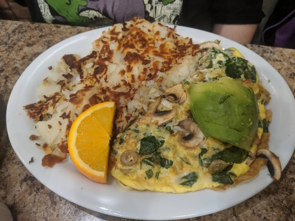 Suzie’s Grill Cafe | restaurant | 150 Ouellette Pl #120, Windsor, ON N8X 1L9, Canada | 5199690006 OR +1 519-969-0006