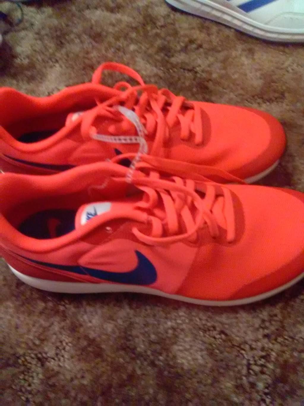 KFC | restaurant | 813 S Belt Hwy, St Joseph, MO 64507, USA | 8162328998 OR +1 816-232-8998