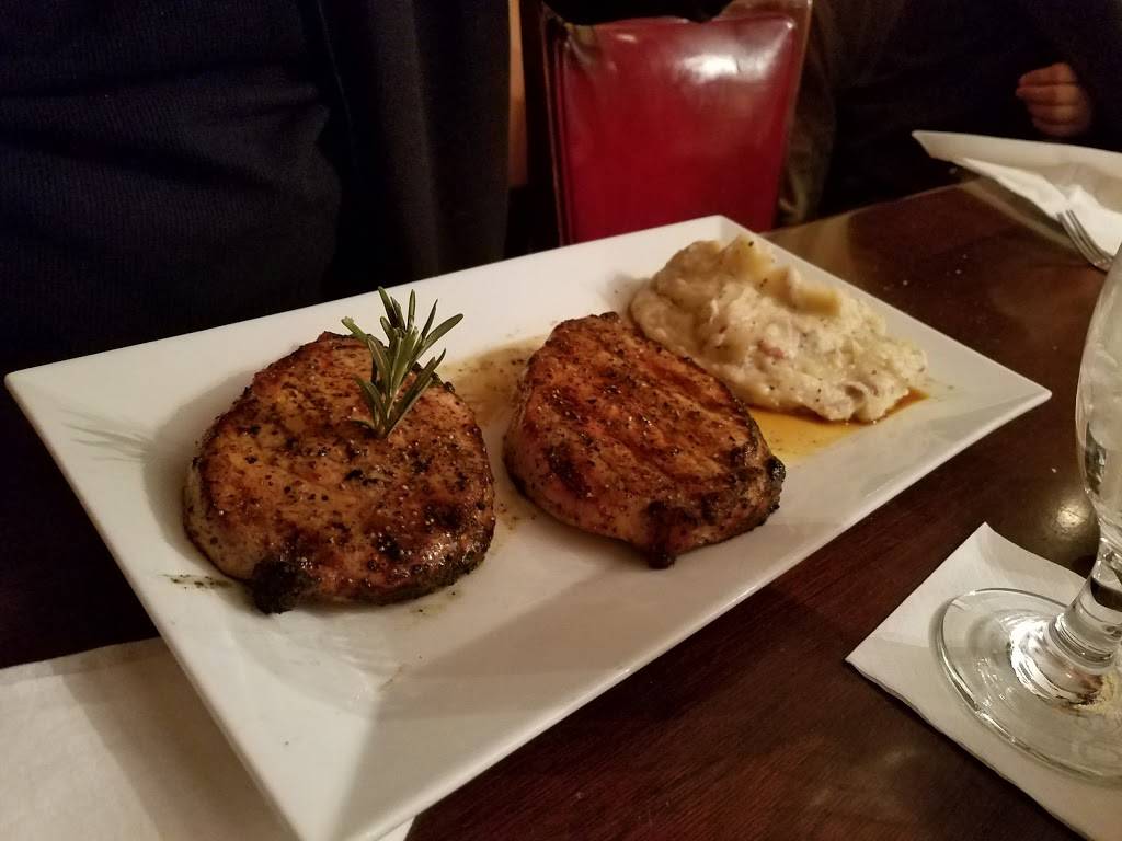 J.T.s at the Lavalette House | restaurant | 415 Main St, Gretna, VA 24557, USA | 4346562275 OR +1 434-656-2275