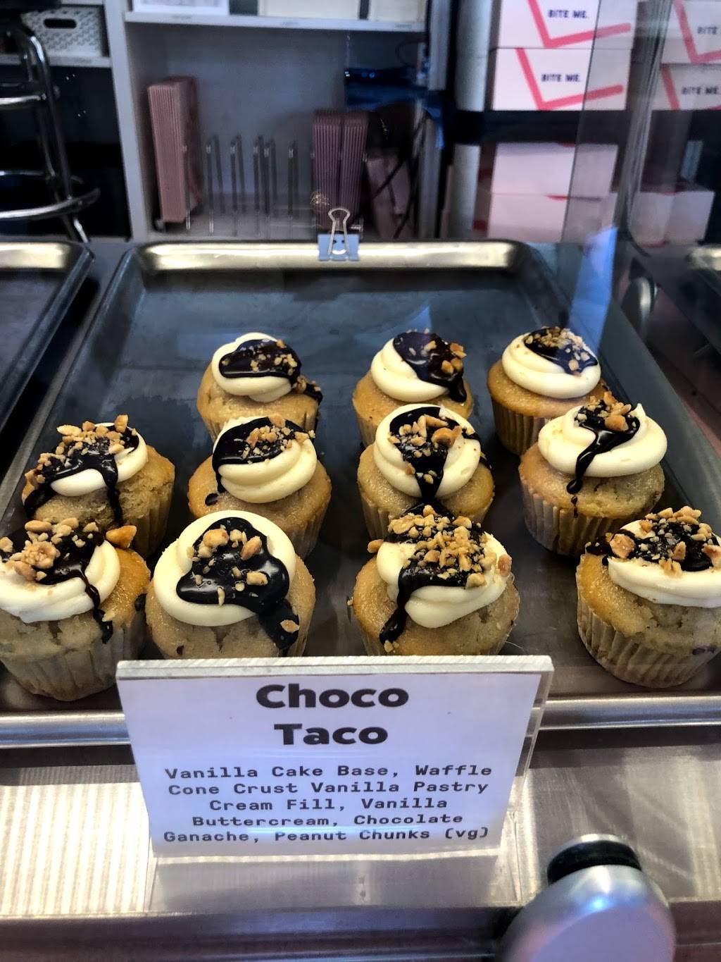 Carytown Cupcakes | meal takeaway | 3111 W Cary St, Richmond, VA 23221, USA | 8043552253 OR +1 804-355-2253