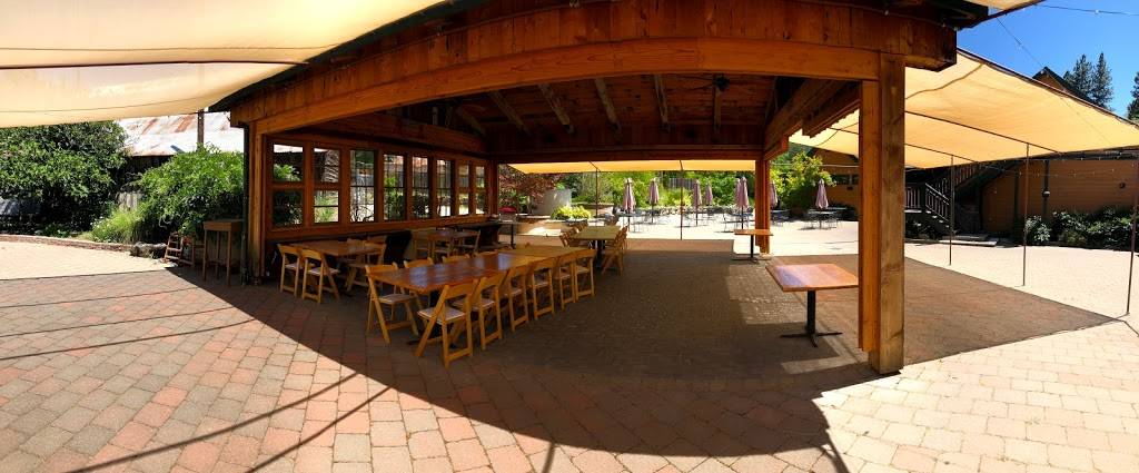 Smith Flat House | restaurant | 2021 Smith Flat Rd, Placerville, CA 95667, USA | 5306211003 OR +1 530-621-1003