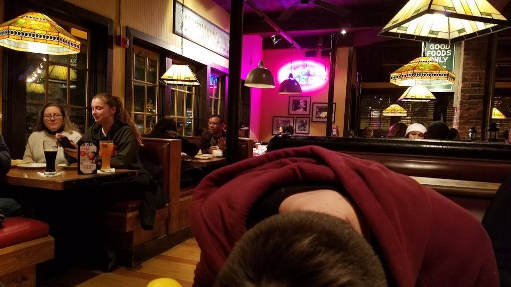 Uno Pizzeria & Grill | meal takeaway | 1009 Ridge Pike, Conshohocken, PA 19428, USA | 6108253050 OR +1 610-825-3050