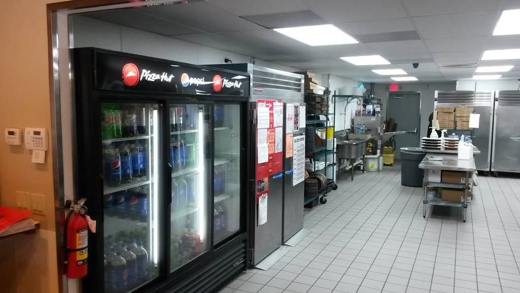 Pizza Hut | meal delivery | 1636 W Hillsboro Blvd, Deerfield Beach, FL 33442, USA | 9544270111 OR +1 954-427-0111