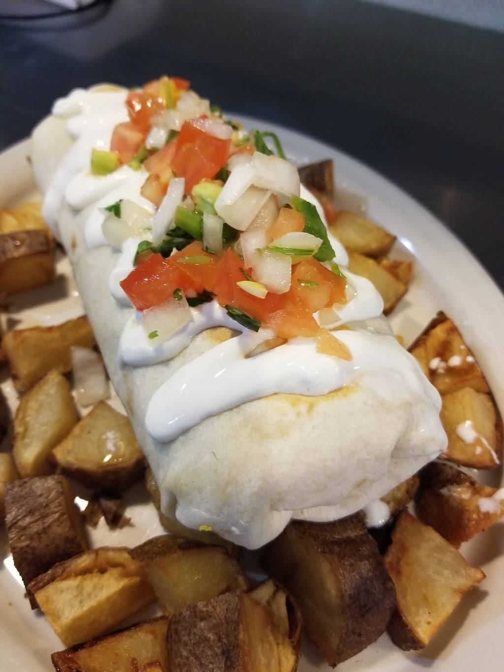 Sweet Basil Cafe | restaurant | 201 E 12th St, Streator, IL 61364, USA | 8156731171 OR +1 815-673-1171