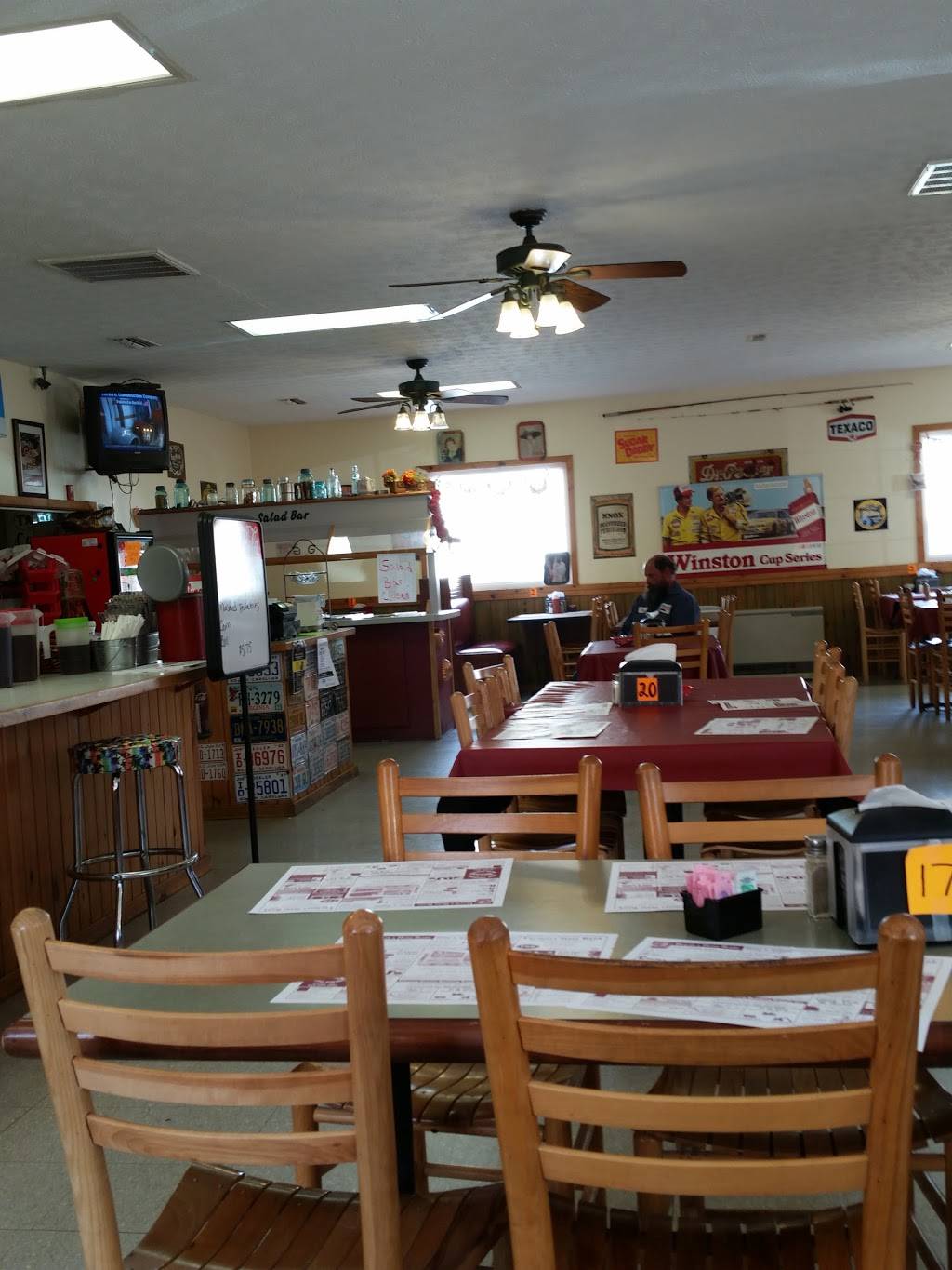 Sharpies Restaurant | restaurant | 11888 Highway 421 South, Trade, TN 37691, USA | 4234601404 OR +1 423-460-1404