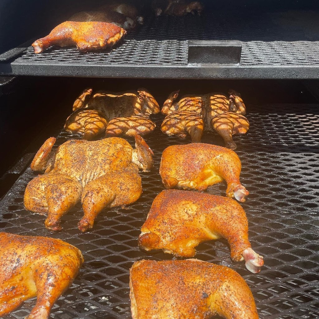 Bearded Rays Backyard BBQ | restaurant | 3 Hanna Ct, Windsor Mill, MD 21244, USA | 4438917012 OR +1 443-891-7012