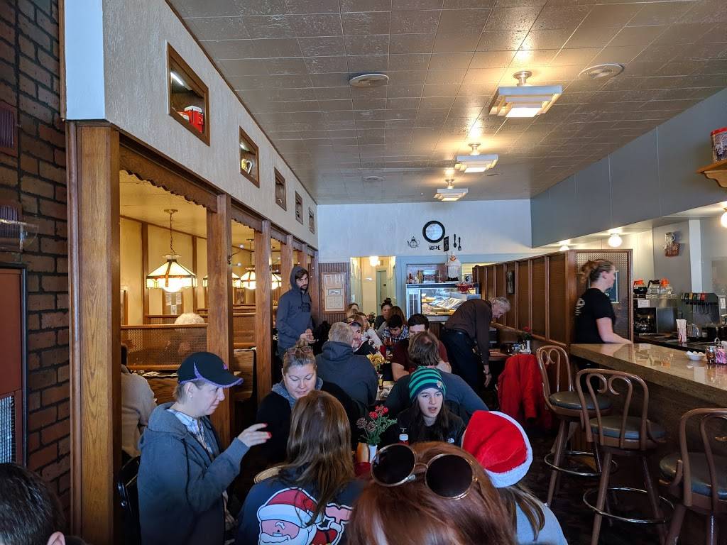 Elk Restaurant | restaurant | 13 W Walworth St, Elkhorn, WI 53121, USA | 2627234220 OR +1 262-723-4220