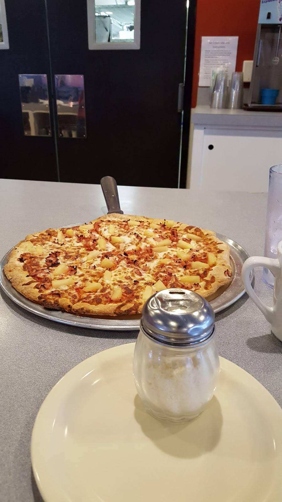 The Pizza Mill | restaurant | 8485 Holton Rd a, Holton, MI 49425, USA | 2318219991 OR +1 231-821-9991