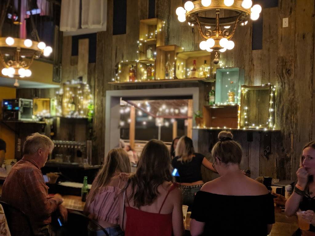 Zócalo Food Park | restaurant | 636 S 6th St, Milwaukee, WI 53204, USA | 4144339747 OR +1 414-433-9747