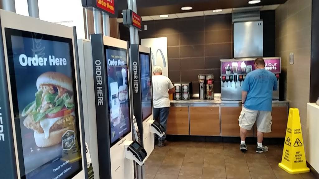 McDonalds | cafe | 2600 NW 46th Terrace, Ocala, FL 34482, USA | 3528610800 OR +1 352-861-0800