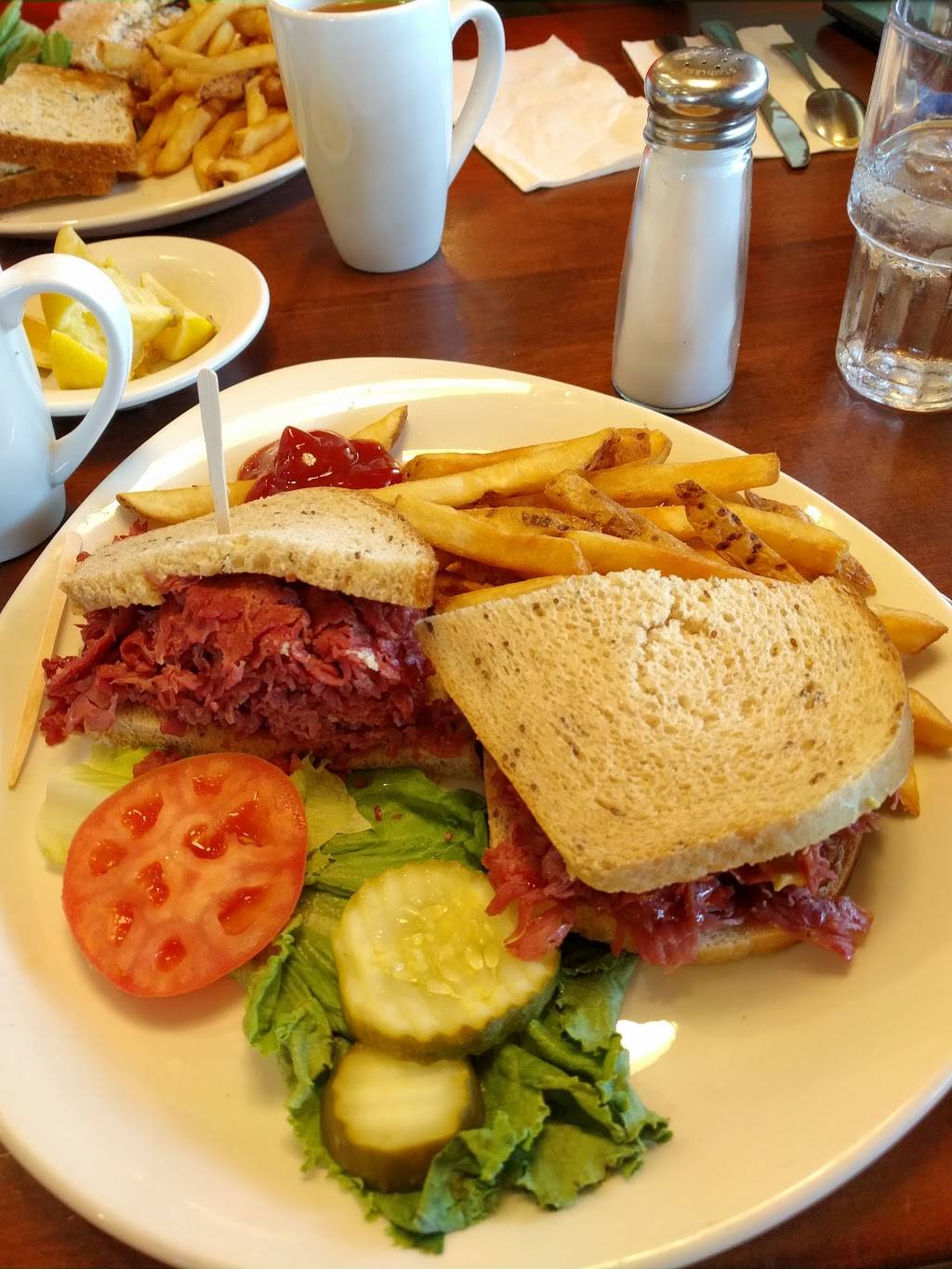 Simons Restaurant | restaurant | 2 Roosevelt Rd, Villa Park, IL 60181, USA | 6305300200 OR +1 630-530-0200