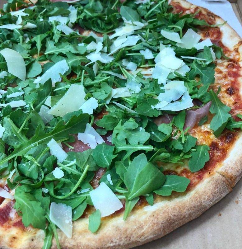 Greenwich Pizzeria | restaurant | 1072 E Putnam Ave, Riverside, CT 06878, USA | 2036371000 OR +1 203-637-1000