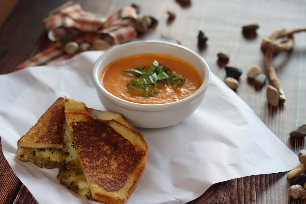 Bigfoot Growlers II Sandy, Oregon | restaurant | 39261 Proctor Blvd, Sandy, OR 97055, USA | 5034820106 OR +1 503-482-0106