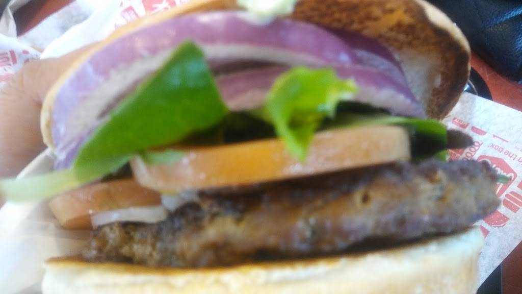 Jack in the Box | restaurant | 990 N Mountain Ave, Ontario, CA 91762, USA | 9099865878 OR +1 909-986-5878