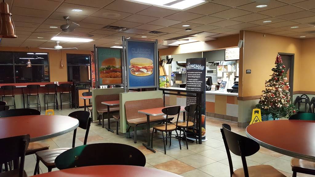 Jack in the Box | restaurant | 3209 E Belknap St, Fort Worth, TX 76111, USA | 8178312404 OR +1 817-831-2404