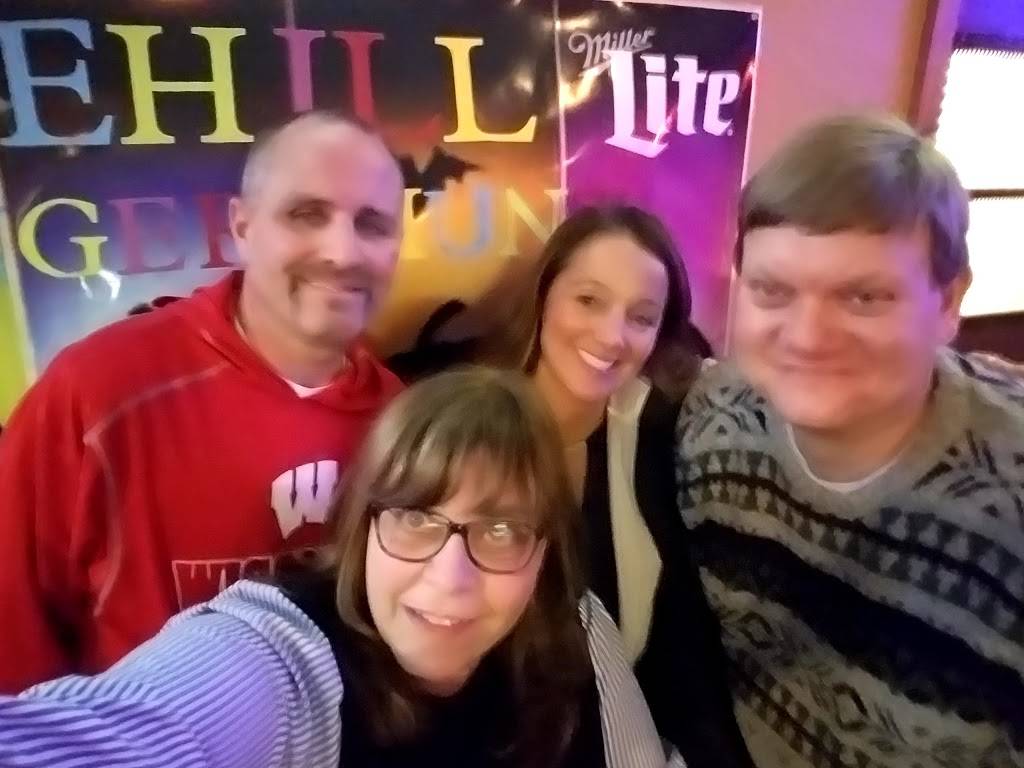 Rose Hill Bar | meal takeaway | 2206 E Main St, Kaukauna, WI 54130, USA | 9207660176 OR +1 920-766-0176