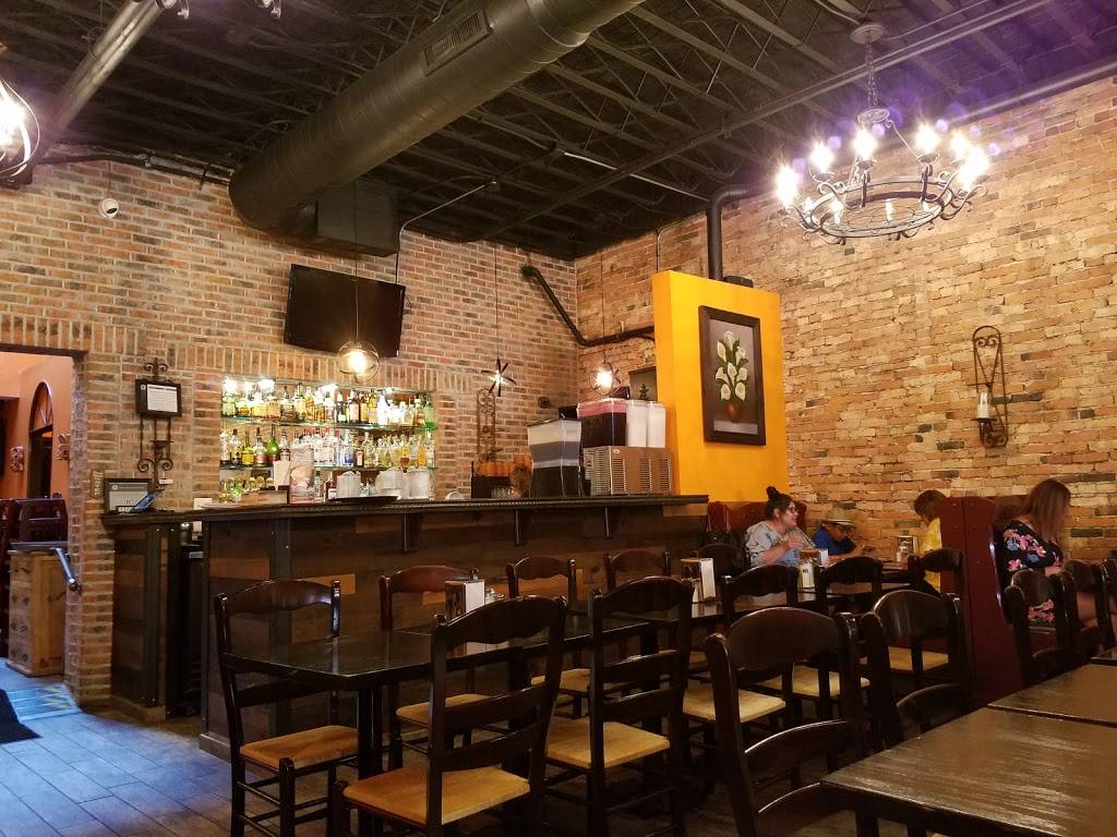 La Casa De Samuel | restaurant | 120 N Genesee St, Waukegan, IL 60085, USA | 8476728730 OR +1 847-672-8730