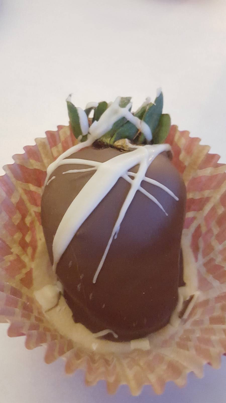 Angela’s on the River | restaurant | 2 6th Ave, St Albans, WV 25177, USA | 3047222244 OR +1 304-722-2244