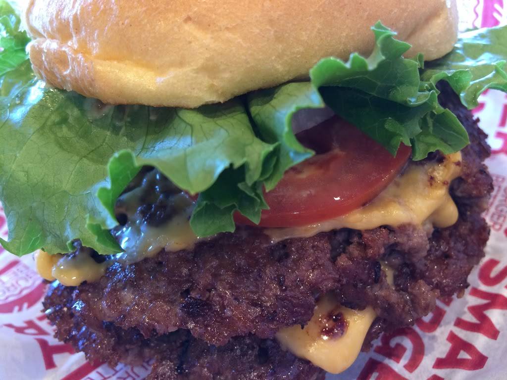 Smashburger | restaurant | 2556 Laning Rd, San Diego, CA 92106, USA | 6193598510 OR +1 619-359-8510